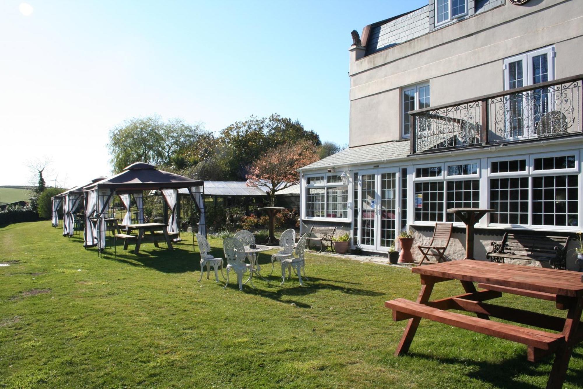 Great Trethew Manor Hotel & Self Catering Lodges Liskeard Exterior foto